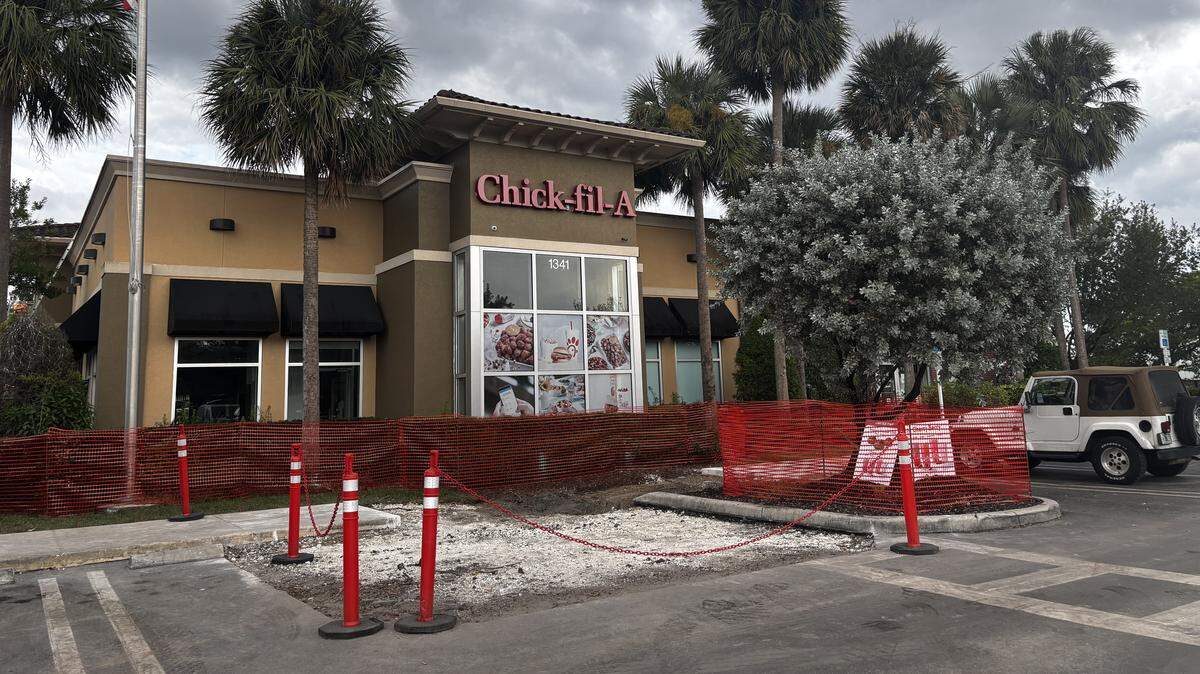 The Coral Springs Chick-fil-A on University Drive has been undergoing renovations to the drive-thru, dining room and parking lot.