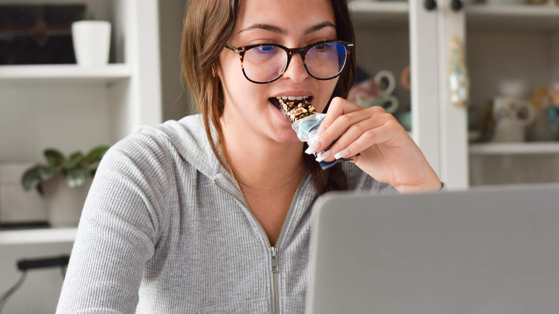 How to Plan Weekly Dorm Meals Without a Full Kitchen and Still Eat Delicious Food All Semester