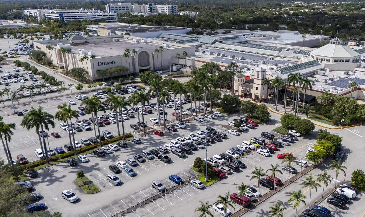 The Dillard’s at Pembroke Lakes Mall will host Breakfast In Pink on Oct. 11.