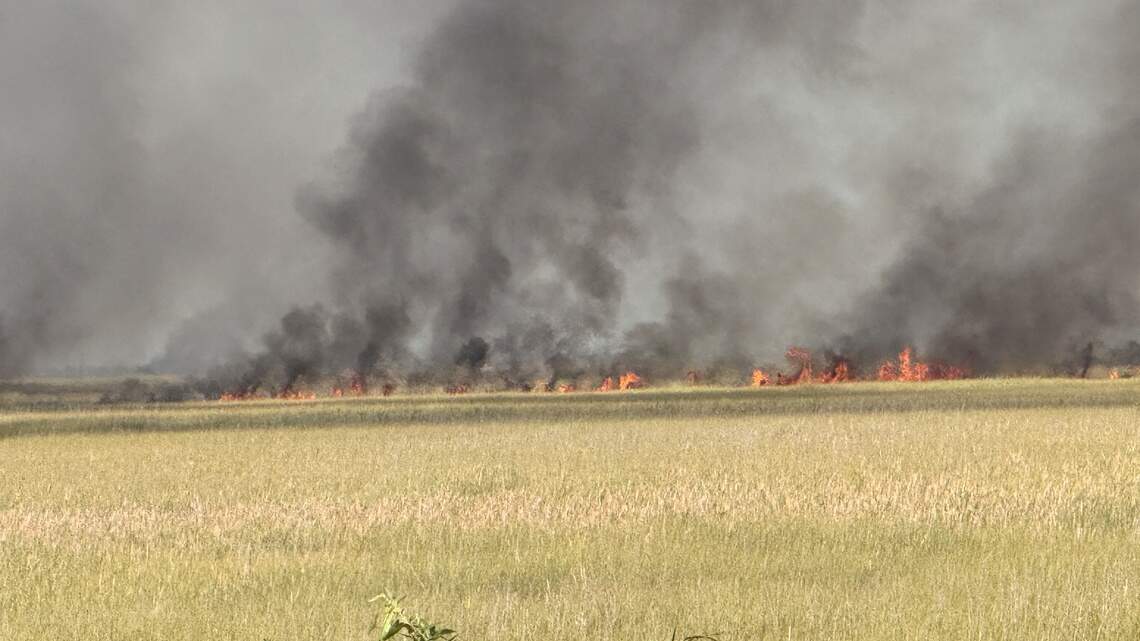 New Atlantic fire burns in Everglades off Sawgrass Expressway in Broward County