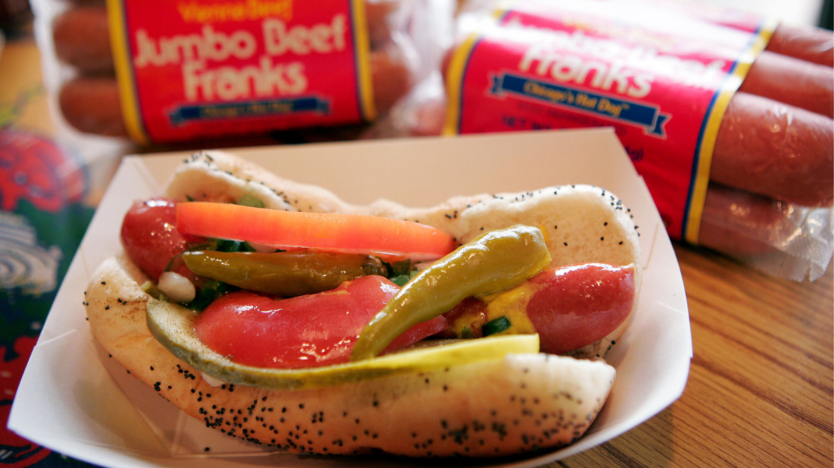 Mr. Beefy’s in Coral Springs, known for its Chicago-style hot dogs, has closed its doors for good.