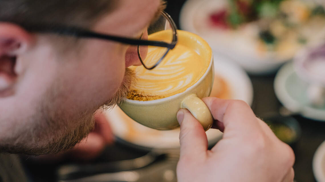 Starbucks’ Pumpkin Spice Latte Syrup Recipe Shows Fans How to Skip the $7 Café Order This Fall