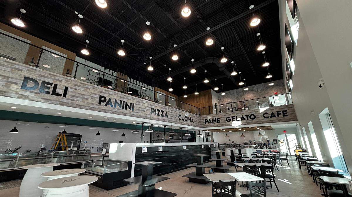 The family behind Flora Fine Foods has opened an Eataly-style Flora’s Italian Eatery in Coral Springs.