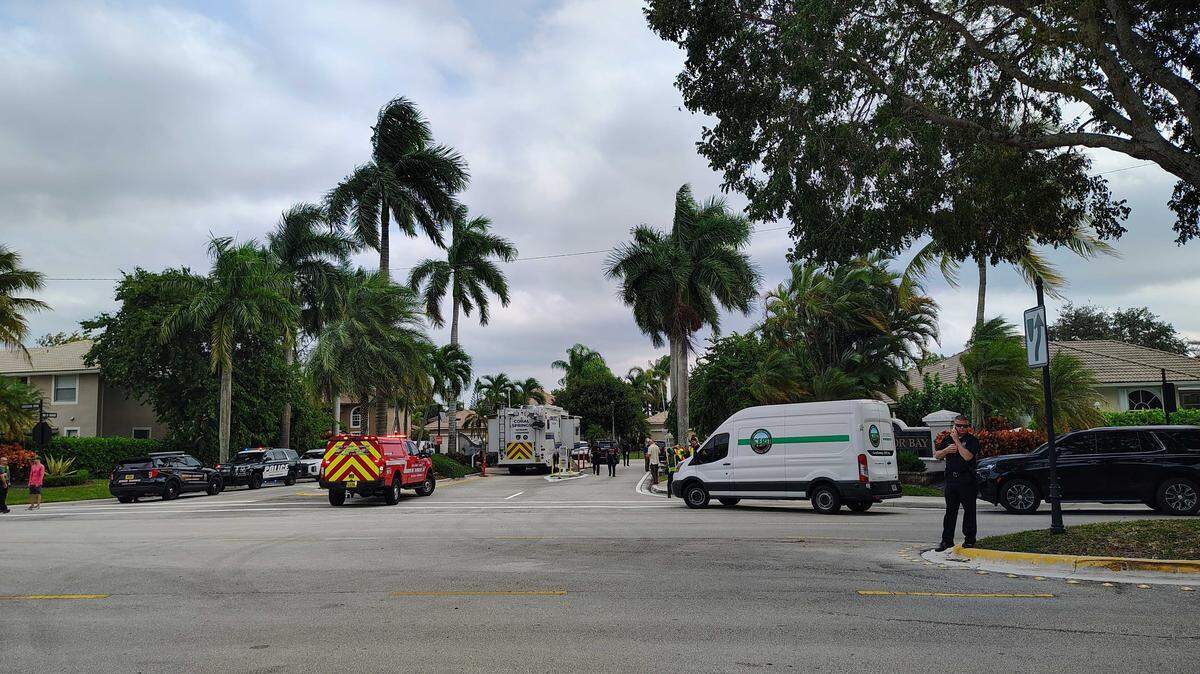 A small plane went down near 5000 NW 57th Way on Monday, Nov. 10, according to Coral Springs Police.