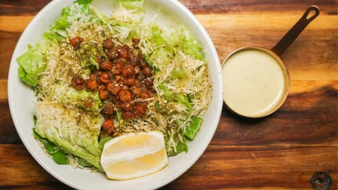 Mediterranean restaurant to replace Julian’s Bagel Place in Coral Springs