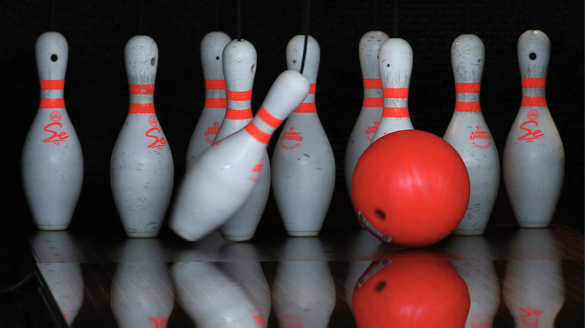 Head to the University Drive Bowlero on Wednesday, March 18, to support local veterans’ efforts to bring a Vietnam War memorial to South Florida.