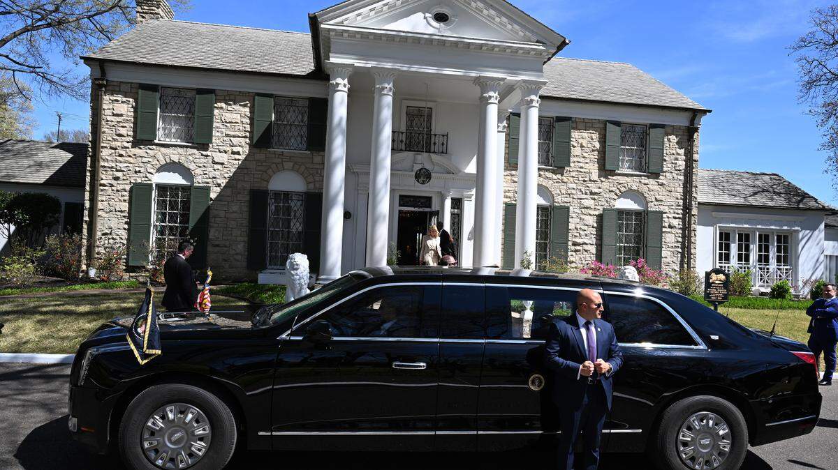 The front of Graceland, the home of singer Elvis Presley.